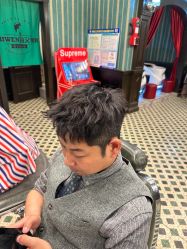-海文先生国潮烫染男士理发馆