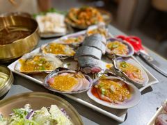 -围炉肉舍•炭烤活鳗•丹东海鲜烤肉(步行街店)