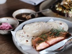烟熏三文鱼配烤饺子皮和芥末籽酱-BOR Eatery(安福路店)