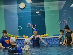 -Swim斯卫姆国际儿童游泳中心(红博中央公园店)