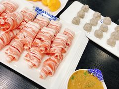 -楼外楼大刀肉传统火锅居(幸福街店)