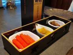 -铭牛烧肉·和牛海鲜自助(高新月牙湖店)