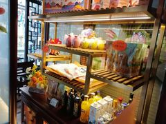 面包甜点陈列柜-皇饭儿·王润兴酒楼(河坊街店)
