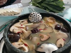 -南渝食府.墨脱石锅松茸鸡