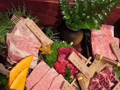 -山川小町·极番烧肉(新地假日广场店)