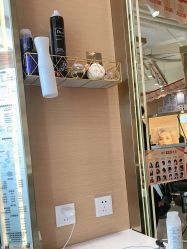 -一東造型烫发染发