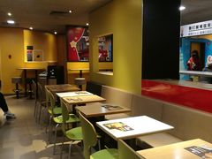大堂-麦当劳(王顶堤店)