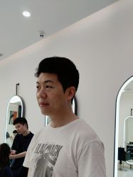 -侨治发型