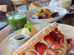 -ROAST coffee & eatery