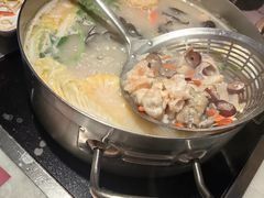 -尚尚仙·酸汤猪手·猪肚鸡火锅(华联万柳购物中心店)