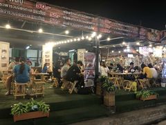 -席娜卡琳火车铁道夜市