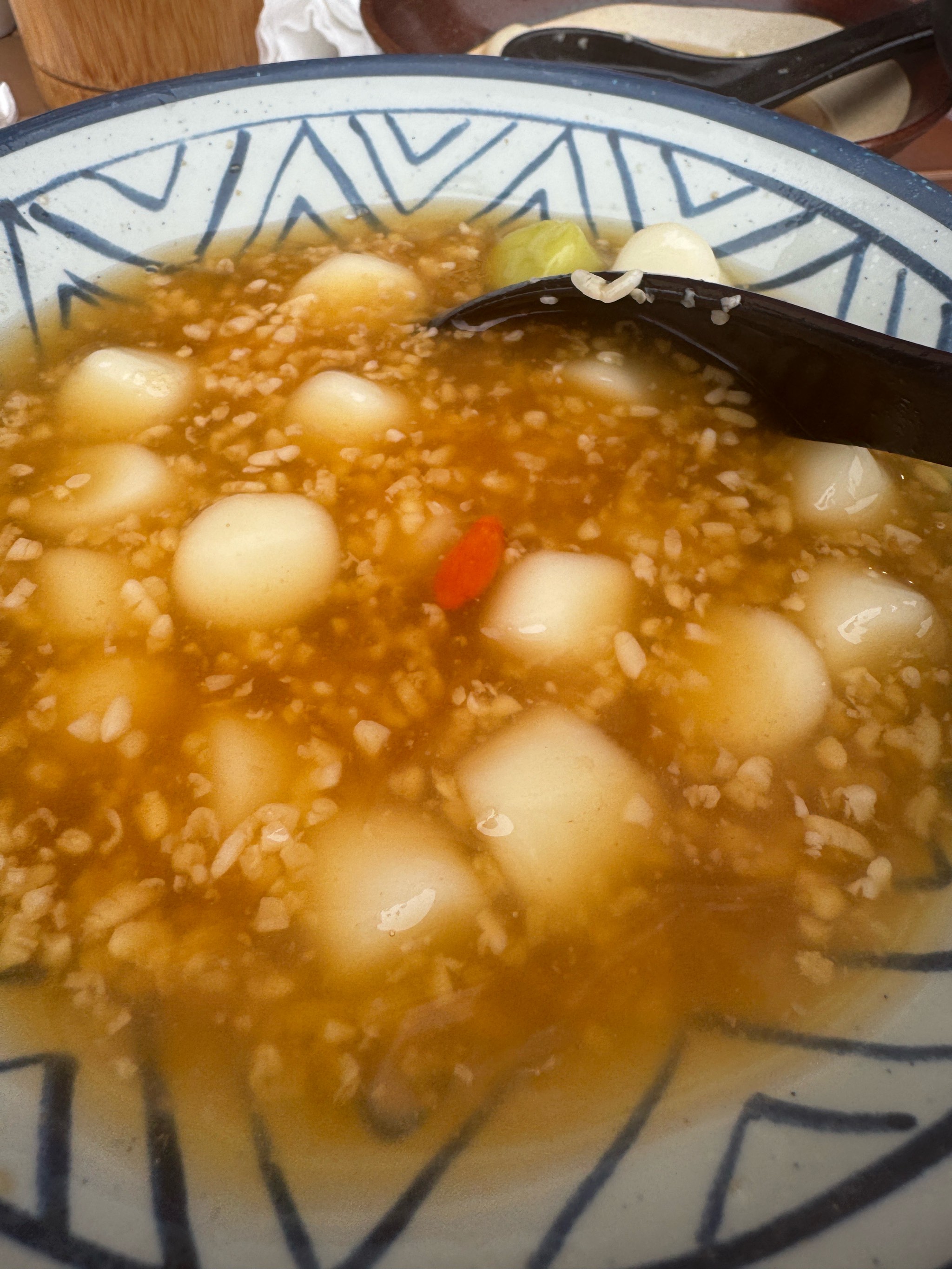 菜市场门口醪糟汤圆