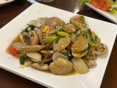 -J Daeng Seafood