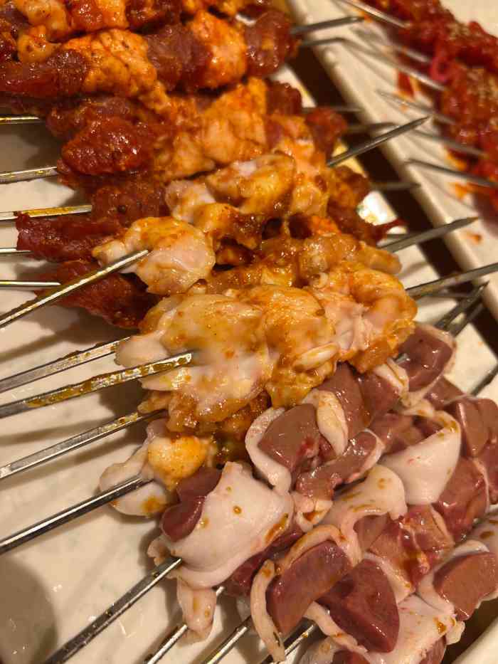 河坝烧烤串城(金达莱店)-"环境应该是延吉最好的串店了,目前没有发现.