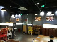 -肥肥虾庄·金牌油焖大虾(杨园滨江时代walk店)