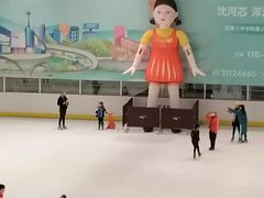 -冰纷万象滑冰场(沈阳万象城店)