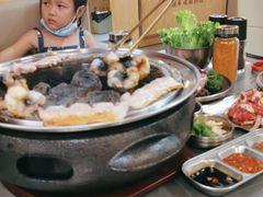 -围炉肉舍•炭烤活鳗•丹东海鲜烤肉(步行街店)