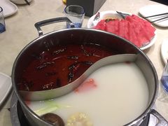 鸳鸯锅-圣福琚川味火锅(金伦花园店)