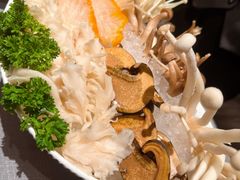 -左庭右院鲜牛肉火锅黑金店(陆家嘴中心店)