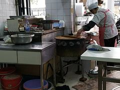 -黄阿姨锅贴大王(万航渡路店)