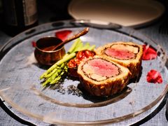 惠灵顿牛排-弦月窗LUNETTE BY AMANDA(复兴路店)