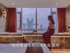 -Ting无边际江景酒店(重庆解放碑云端之眼店)