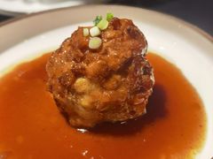 咸蛋黄狮子头-梅飞酒家(桑园路店)