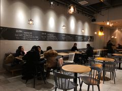 用餐区-HELLO 27 意面·沙拉·帕尼尼