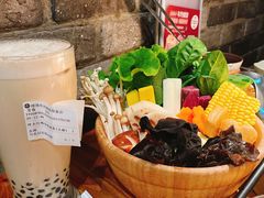 -湊湊火锅·茶憩(杭州湖滨银泰in77店)