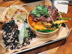 印度蔬菜咖喱煎牛肉饭配酥饼-BAKER&SPICE(祥云小镇店)