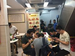 等位区-缅华南国小食店