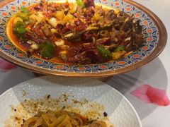 -巴特餐饮6加1音乐餐吧·新疆菜
