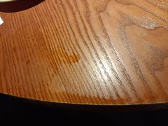 桌子没檫干净的水渍-外婆餐厅(魏县店)