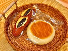 -天井·丑面包搭咖啡