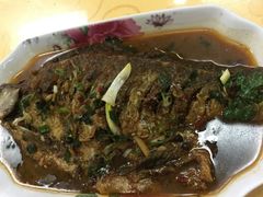 红烧鳊鱼-月落乌啼餐馆