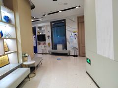 -柏乐口腔医院·舒适化无痛种植牙中心(东盟商务区院)
