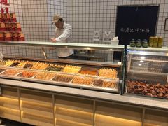 面包甜点陈列柜-廖记棒棒鸡(青岛万象城店)