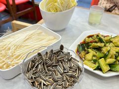 -鲁员外地锅鸡地锅鱼(古墩路店)