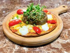 意大利披萨牛肉汉堡-Let'sBURGERplus·非常创意汉堡(三里屯店)