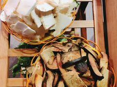 -菌海森林·非遗野生菌火锅(西山区滇池路摩根道店)