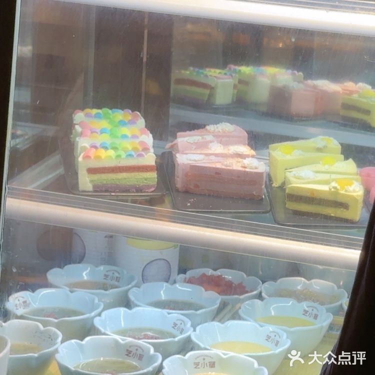 芝小官火锅烤肉自助餐厅 环境不错，都分开