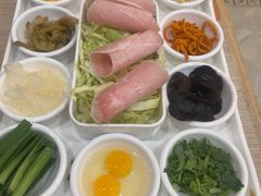 -花馬肆.云南过桥米线(汉神购物广场现场熬汤店)