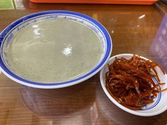 豆汁配小咸菜-隆福寺小吃店(东四店)