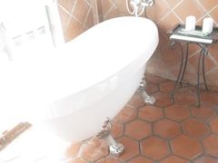 狮脚浴缸-娜娜度假小旅馆