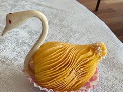 凤梨天鹅酥-南海渔村·空中一号