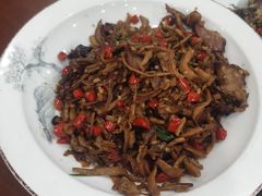 -湖南人家湘菜馆(镇江路店)