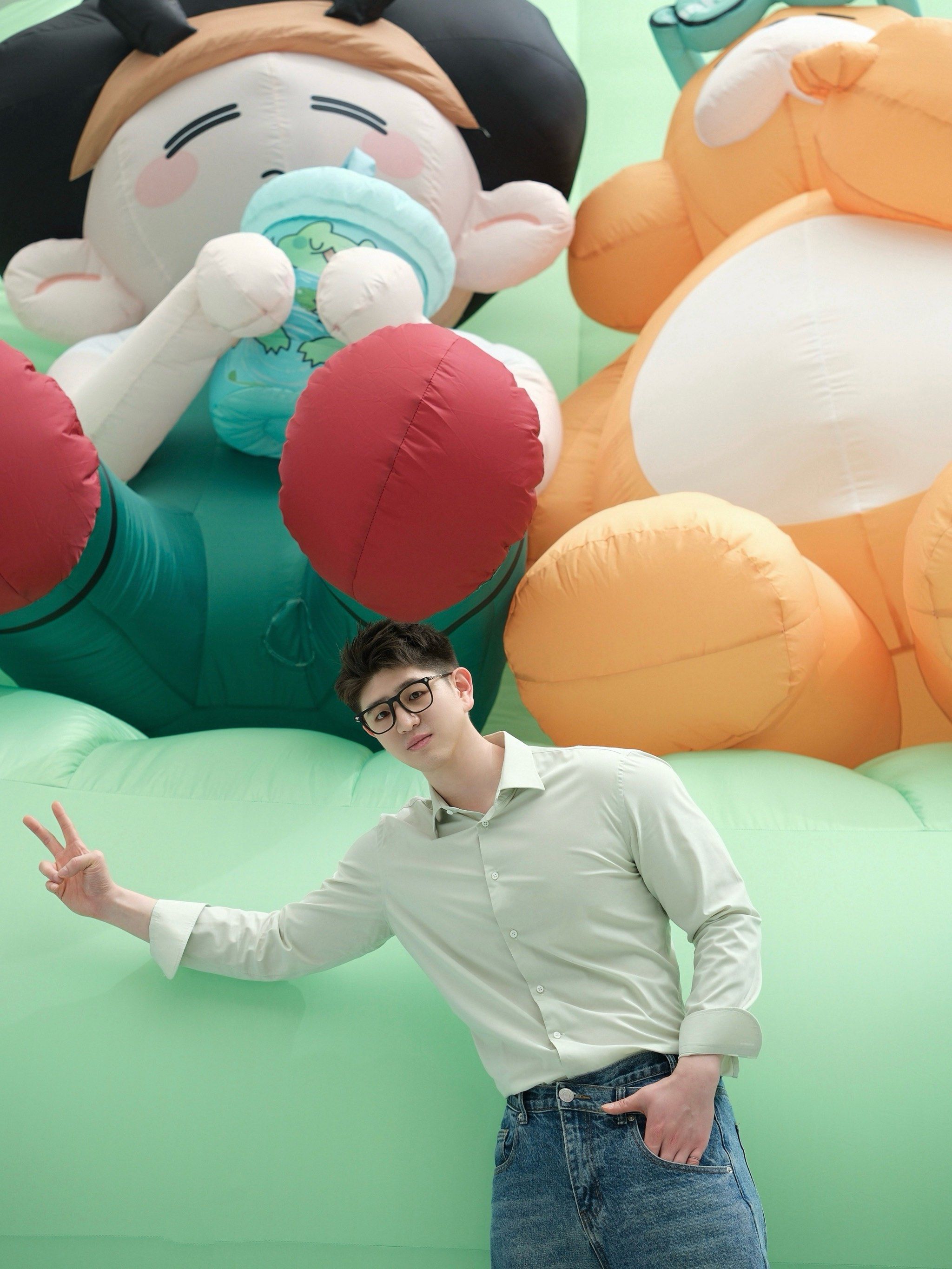 n这次竟然和可可爱爱的gon的旱獭搞起了联名
还换了新皮肤
有旱獭