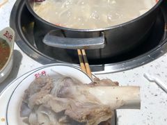 -三人行骨头王火锅(长寿店)