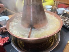 -果松木炭酸菜铜火锅·外婆参鸡汤