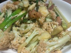 -关东小磨东北菜(上海长风大悦城店)